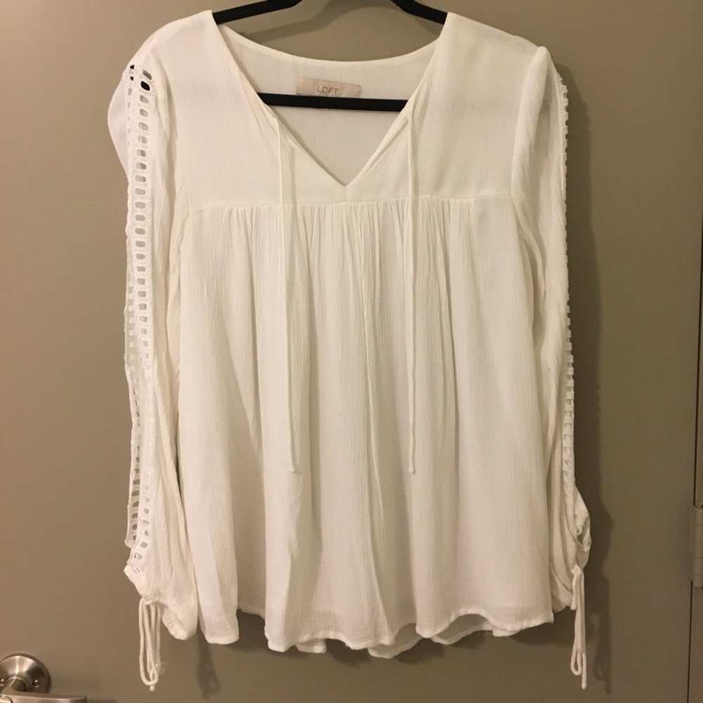 ADORABLE WHITE LOFT BLOUSE
